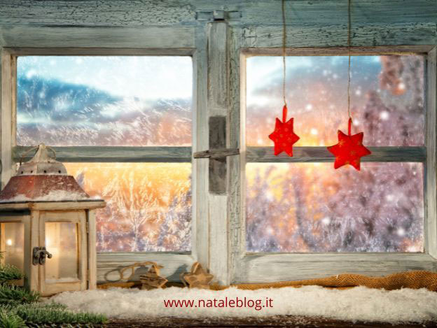 Vetrofanie Natalizie: Come Decorare Finestre e Vetrine per il Natale